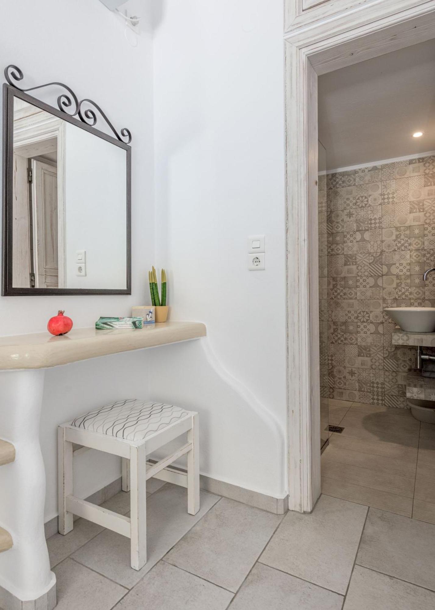 Floras Rooms Pollonia Exterior photo