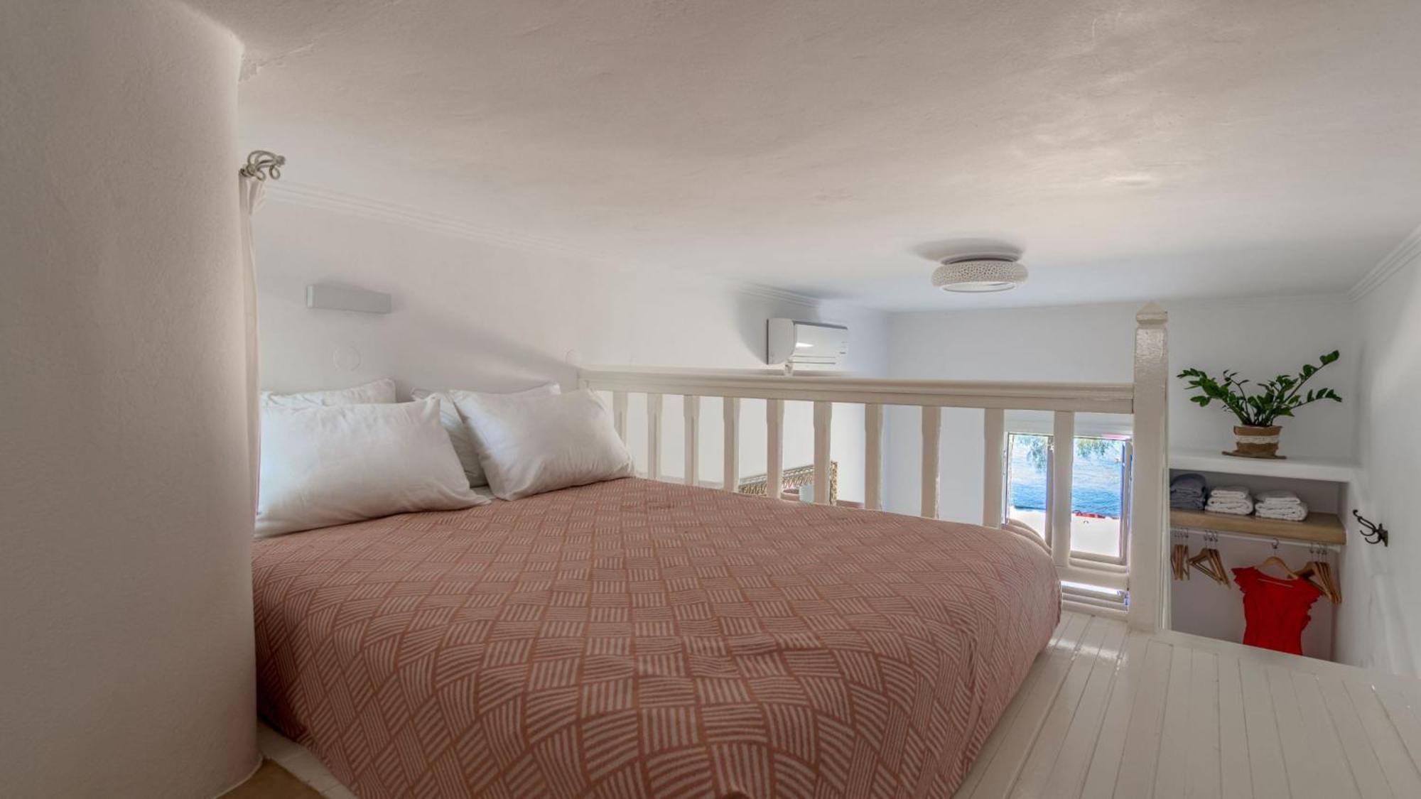Floras Rooms Pollonia Exterior photo