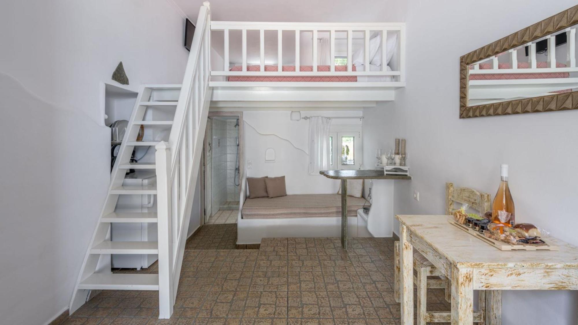 Floras Rooms Pollonia Exterior photo