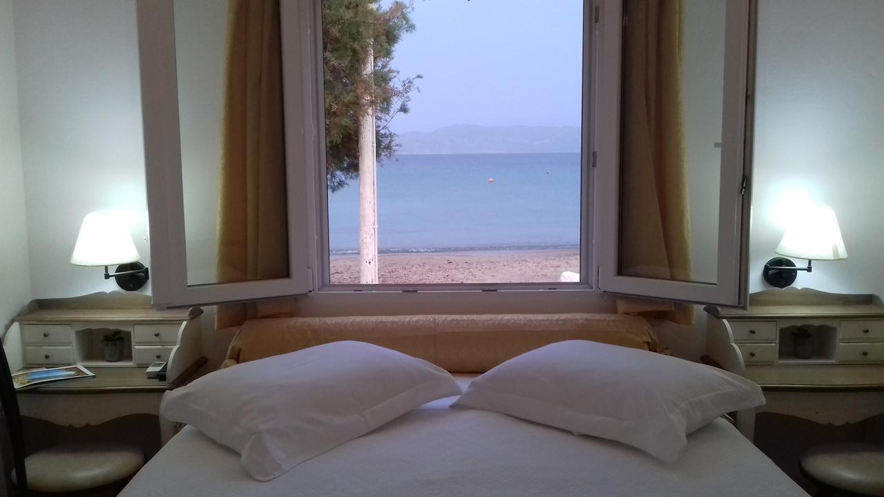 Floras Rooms Pollonia Exterior photo